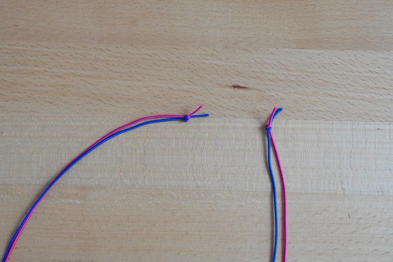 Jak ušít jednoduchý dámský podprsenkový crop top (lambádu) - ramínka