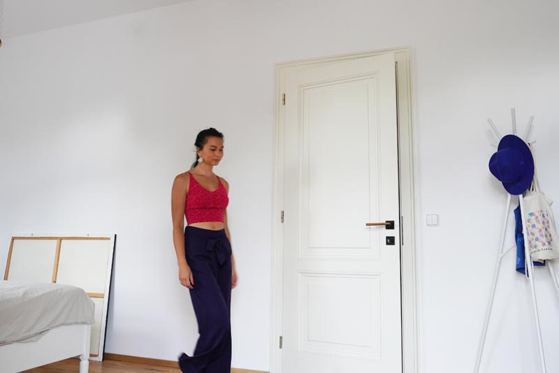 Střih a návod na jednoduchý dámský crop top s dvojitým předním dílem