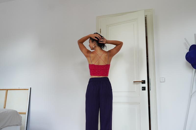 Střih a návod na jednoduchý dámský crop top s dvojitým předním dílem