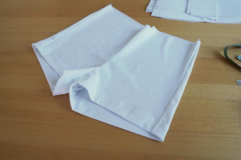 Střih na dámskou šortkovou sukni (sukni s všitými kraťasy) - spodní lem šortek