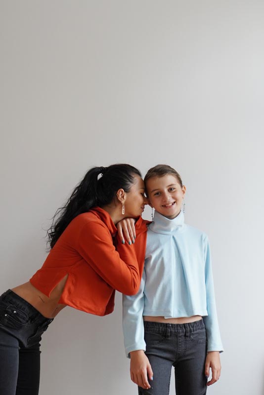 Střih na dětskou a dámskou crop mikinu - návod jak ušít mikinu