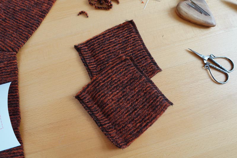 Střih a návod na dámské teplé pončo s límcem