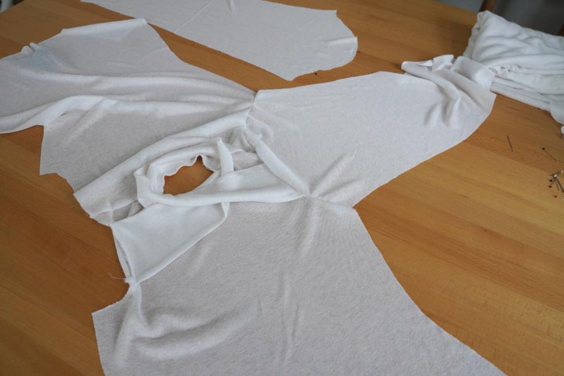 Střih a návod jak ušít dámské tričko se stojáčkem a překřížením