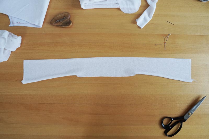 Střih a návod jak ušít dámské tričko se stojáčkem a překřížením