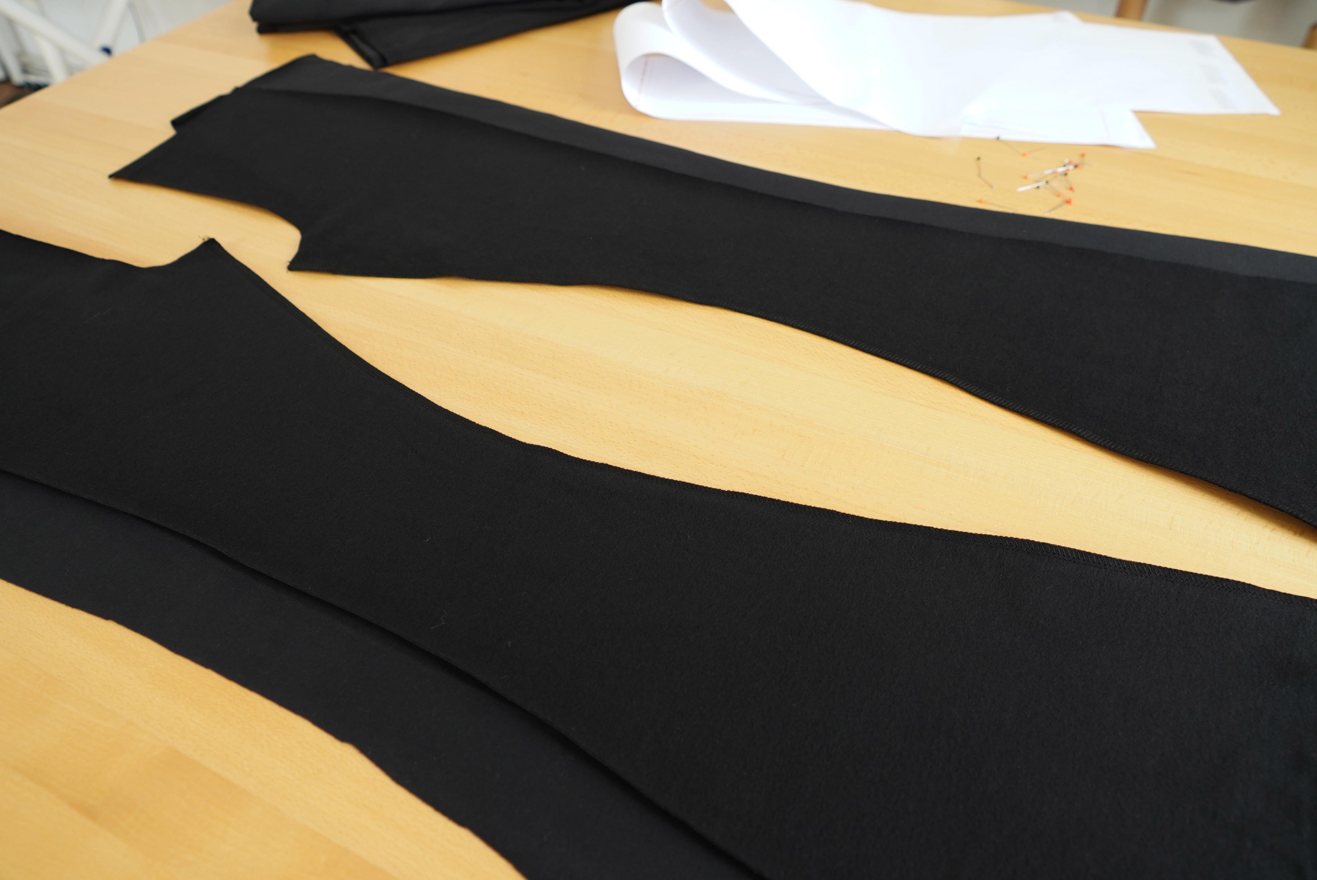 Střih na jednoduché elastické zvonáče s vysokým pasem a návod na šití zdarma