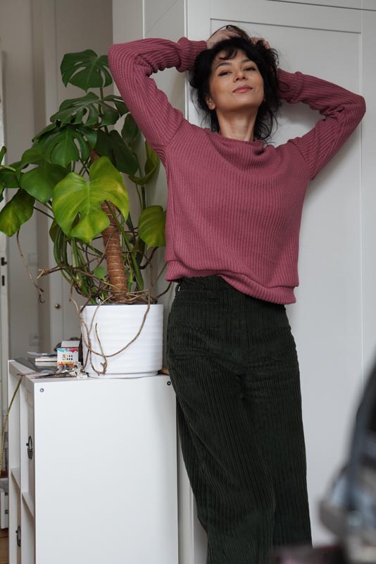 Jednoduchý návod a střih na dámský svetr. Šití vhodné i pro začátečníky.