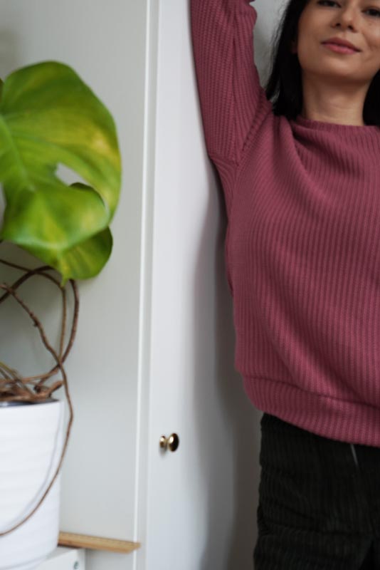 Moderní střih a jednoduchý návod jak ušít dámský svetr