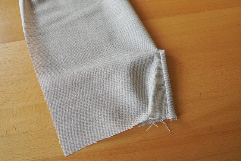 Jak ušít jednoduchou dámskou vrchní košili, podrobný návod na šití krok za krokem zdarma + střih v dámských velikostech 32-60. Rozparek rukávu