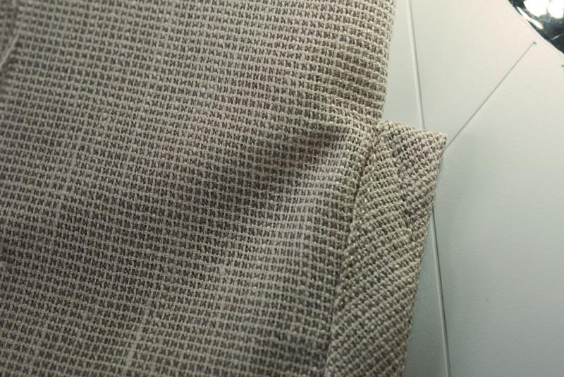 Jak ušít jednoduchou dámskou vrchní košili, podrobný návod na šití krok za krokem zdarma + střih v dámských velikostech 32-60. Rozparek rukávu