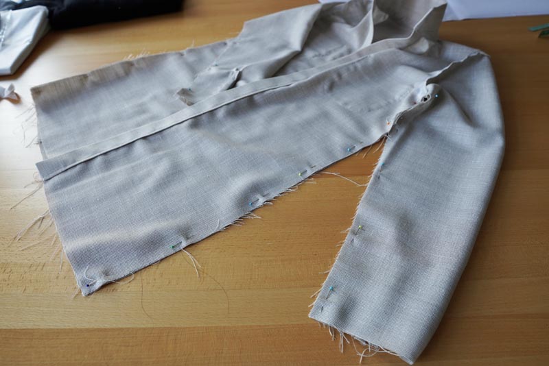 Jak ušít jednoduchou dámskou vrchní košili, podrobný návod na šití krok za krokem zdarma + střih v dámských velikostech 32-60. Rukávové a boční švy