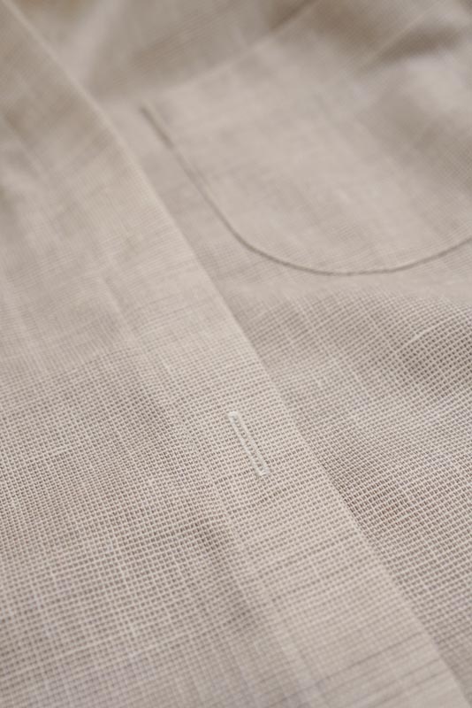 Jak ušít jednoduchou dámskou vrchní košili, podrobný návod na šití krok za krokem zdarma + střih v dámských velikostech 32-60. Kniflíkové dírky