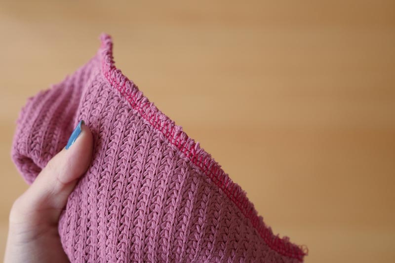 Snadné šití pro začátečníky. Návod jak ušít jednoduchý dámský svetr. Ramenní šev (náramenice)