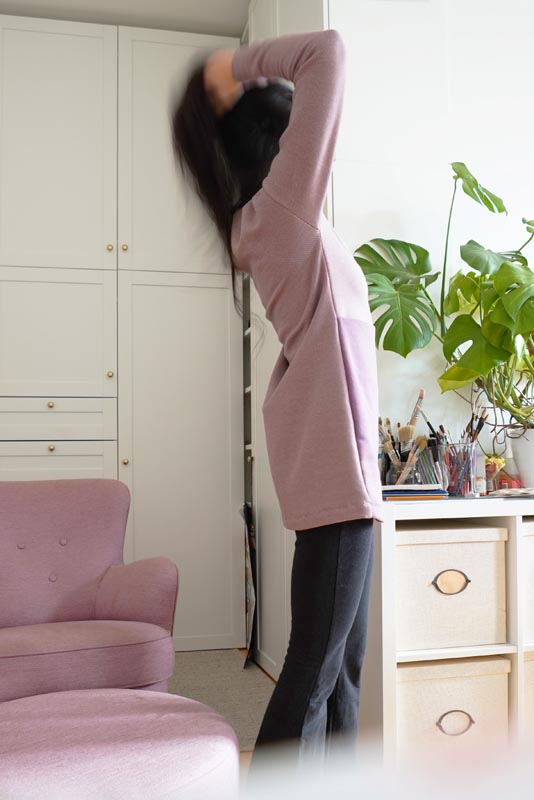 Střih a podrobný návod jak ušít pohodlné dámské mikinové šaty