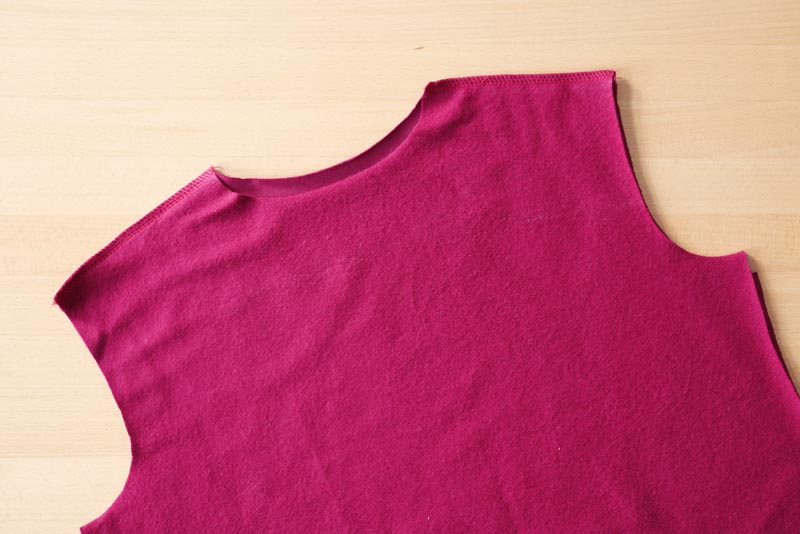 Jak ušít dámské šaty - ramenní švy (náramenice)