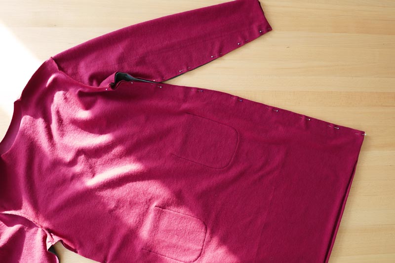 Jak ušít dámské šaty - rukávové a boční švy