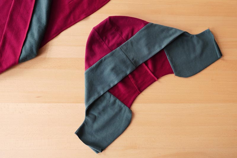 Jak ušít dámské šaty - kapuce