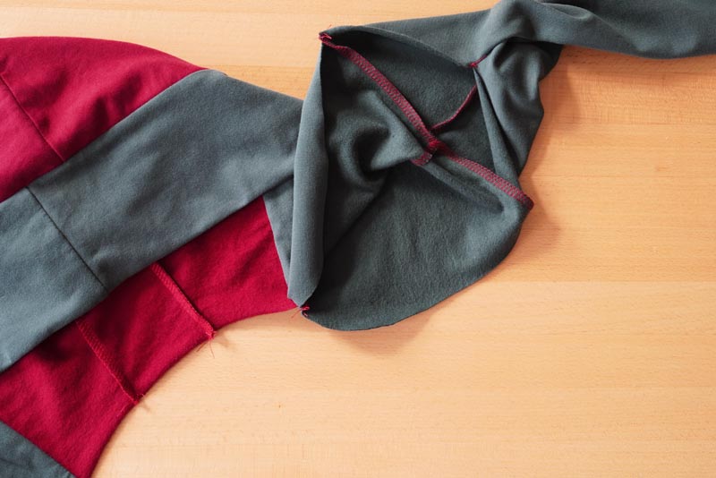 Jak ušít dámské šaty - vázanka (šála)