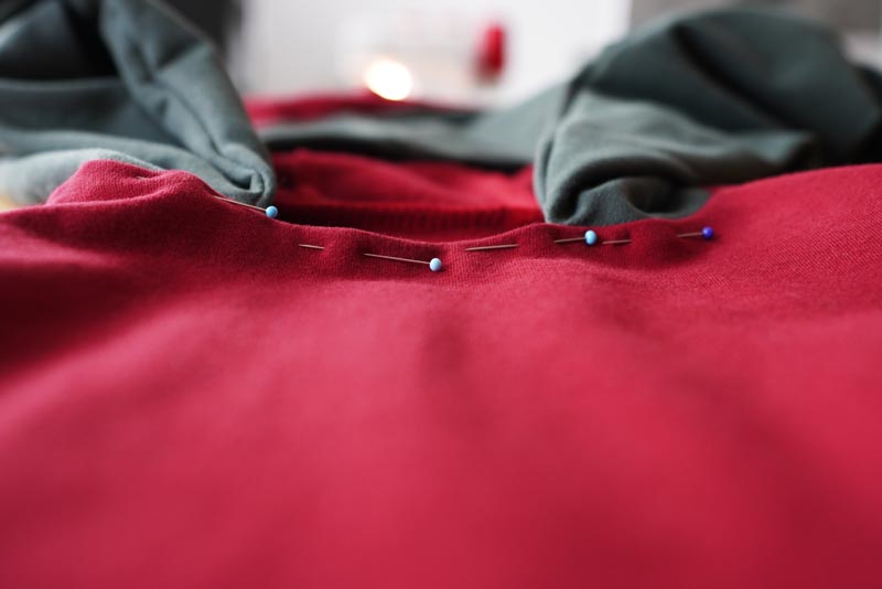 Jak ušít dámské šaty - dokončení průkrčníku (výstřihu)