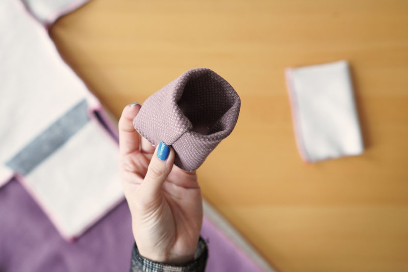 Podrobný návod jak ušít pohodlné dámské mikinové šaty - lemy (manžety) rukávů