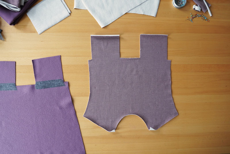 Podrobný návod jak ušít pohodlné dámské mikinové šaty - sesazovací šev v předním dílu a kapsy