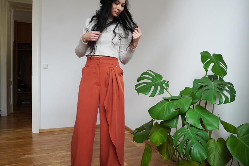 Střih na dámské volné kalhoty + podrobný návod jak ušít kalhoty krok za krokem