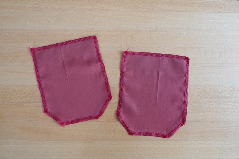 Jak ušít dámské volné kalhoty - zadní nakládané kapsy