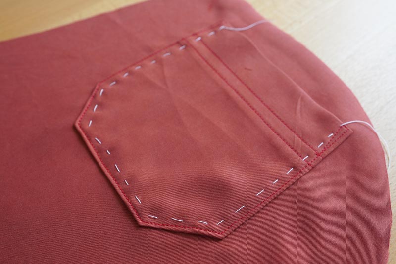 Jak ušít dámské volné kalhoty - zadní nakládané kapsy