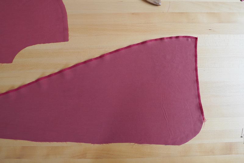 Jak ušít dámské volné kalhoty - zadní nakládané kapsy, překrytí