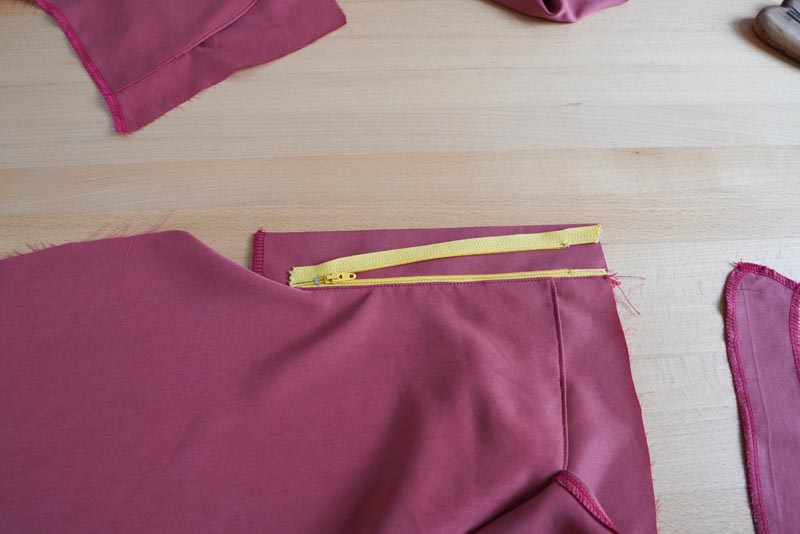 Jak ušít dámské volné kalhoty - rozparek na zip / poklopec