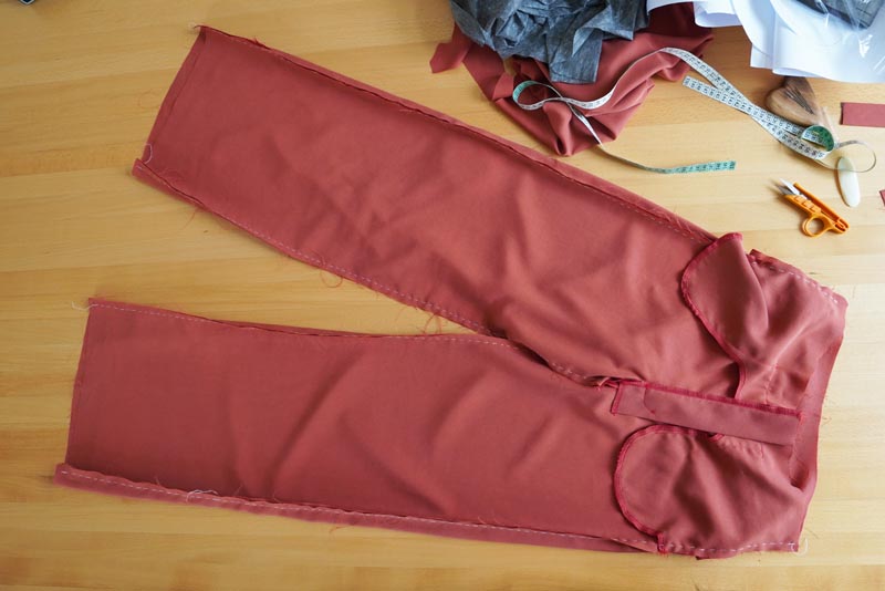 Jak ušít dámské volné kalhoty - krokové a boční švy