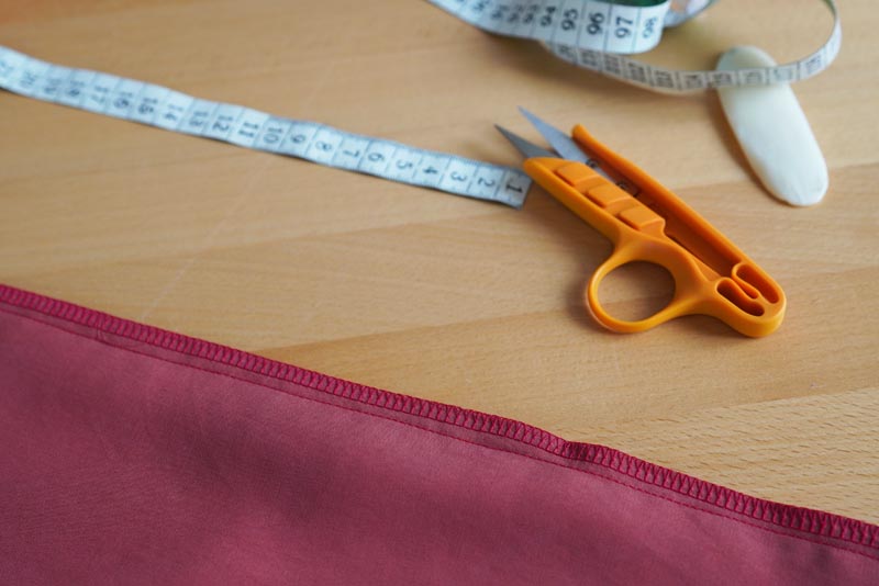 Jak ušít dámské volné kalhoty - krokové a boční švy