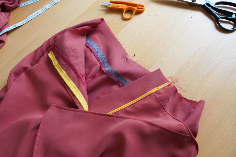 Jak ušít dámské volné kalhoty - pasový límec