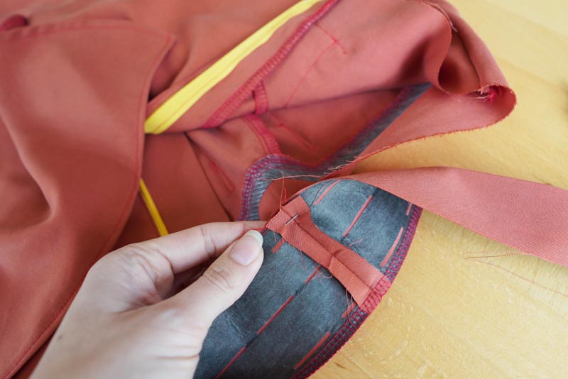 Jak ušít dámské volné kalhoty - pasový límec