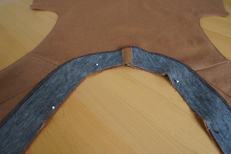 Střih na dámskou variabilní vestu - podsádka předního středu