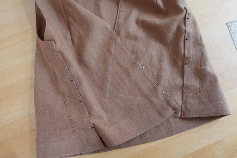 Střih na dámskou variabilní vestu - Sešití předních dílů