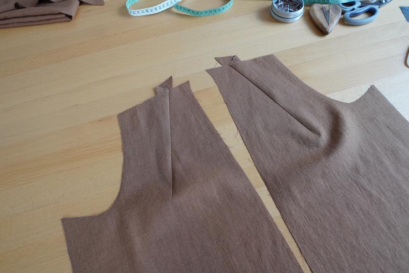 Střih na dámskou variabilní vestu - prsní záševky