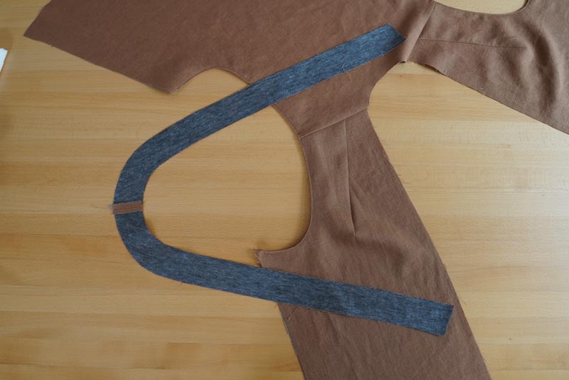 Střih na dámskou variabilní vestu - podsádka předního středu