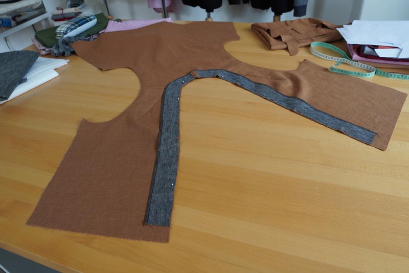 Střih na dámskou variabilní vestu - podsádka předního středu