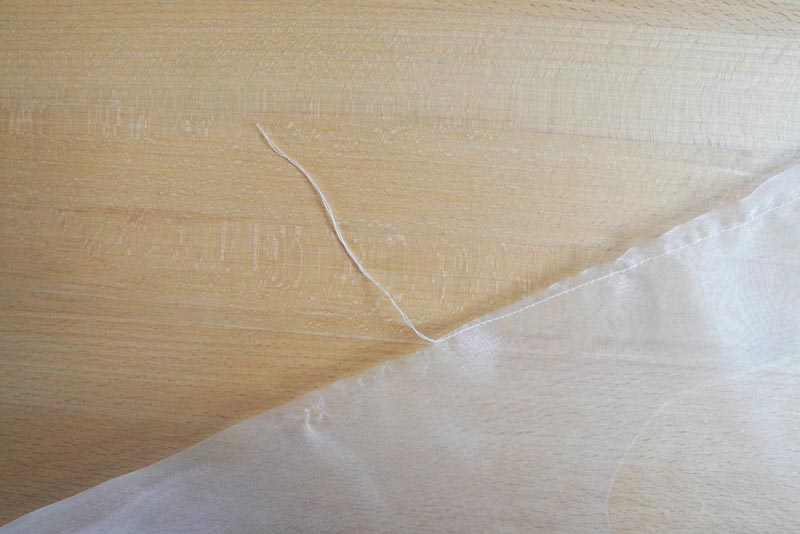 Střih na dámskou košili s klasickým límcem a krátkým rukávem + návod jak ušít košili - prsní záševky