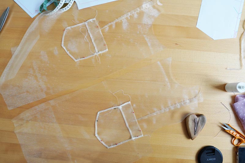 Střih na dámskou košili s klasickým límcem a krátkým rukávem + návod jak ušít košili - našití kapes