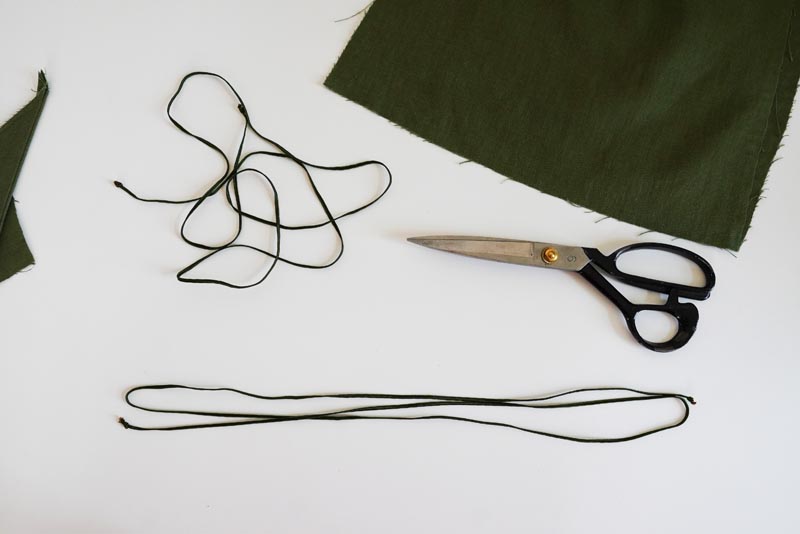 Střih a návod jak ušít dámské lněné šaty se špagetovými ramínky a odhalenými zády - špagetová ramínka