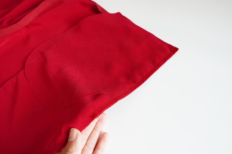 Střih a návod jak ušít dámskou maxi sukni s kapsami a pasem do gumy. Variabilní krycí díly je možné zavazovat a nosit na několik způsobů - střihová příprava - kapsy