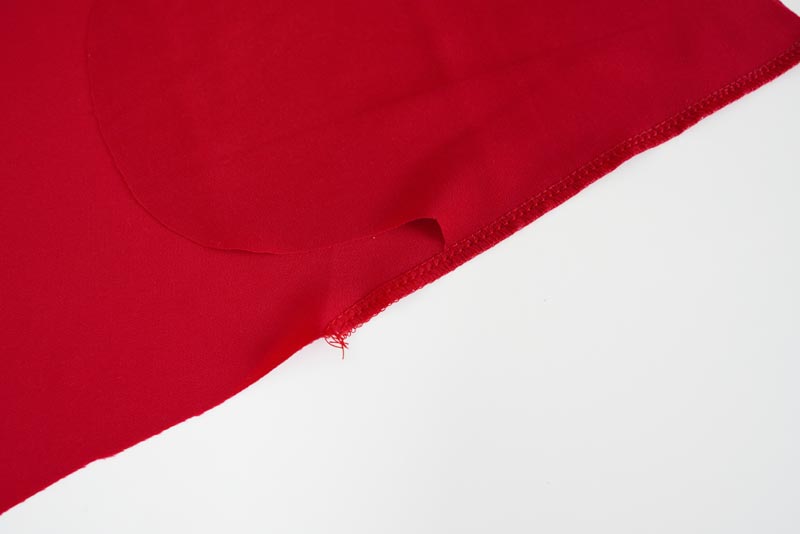 Střih a návod jak ušít dámskou maxi sukni s kapsami a pasem do gumy. Variabilní krycí díly je možné zavazovat a nosit na několik způsobů - střihová příprava - kapsy