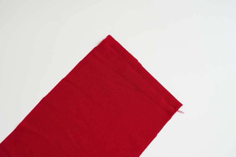 Střih a návod jak ušít dámskou maxi sukni s kapsami a pasem do gumy. Variabilní krycí díly je možné zavazovat a nosit na několik způsobů - střihová příprava - pásek