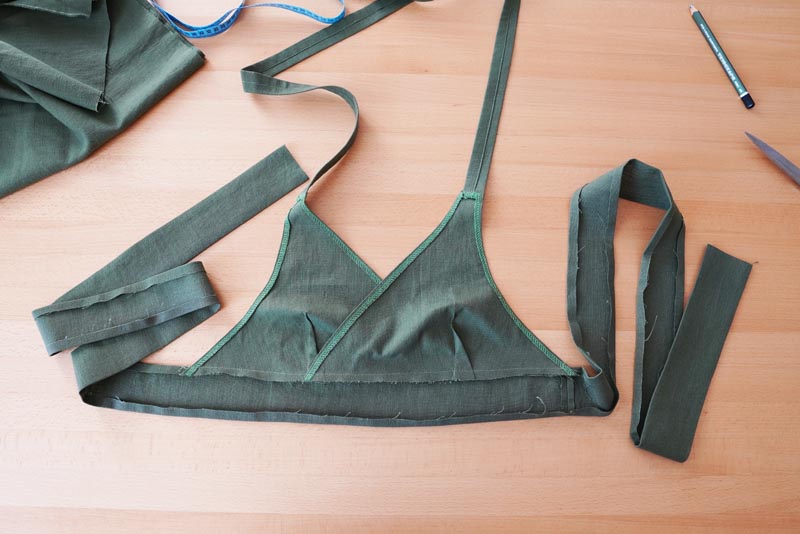 Návod jak ušít dámskou podprsenku - spodní lem