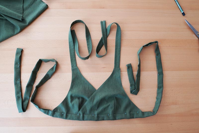 Návod jak ušít dámskou podprsenku - spodní lem