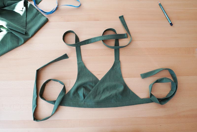 Návod jak ušít dámskou podprsenku - spodní lem