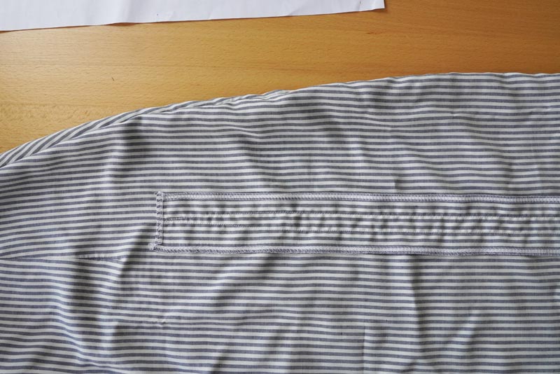 Střih a návod jak ušít dámské dlouhé šaty s rozparkem a širokými ramínky - dlouhý rozparek vepředu