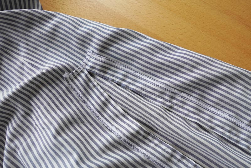 Střih a návod jak ušít dámské dlouhé šaty s rozparkem a širokými ramínky - dlouhý rozparek vepředu