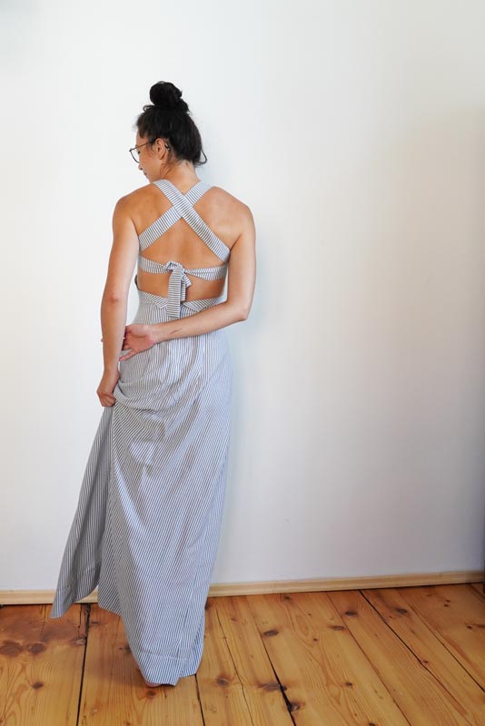 Střih a návod jak ušít dámské dlouhé šaty s rozparkem a širokými ramínky